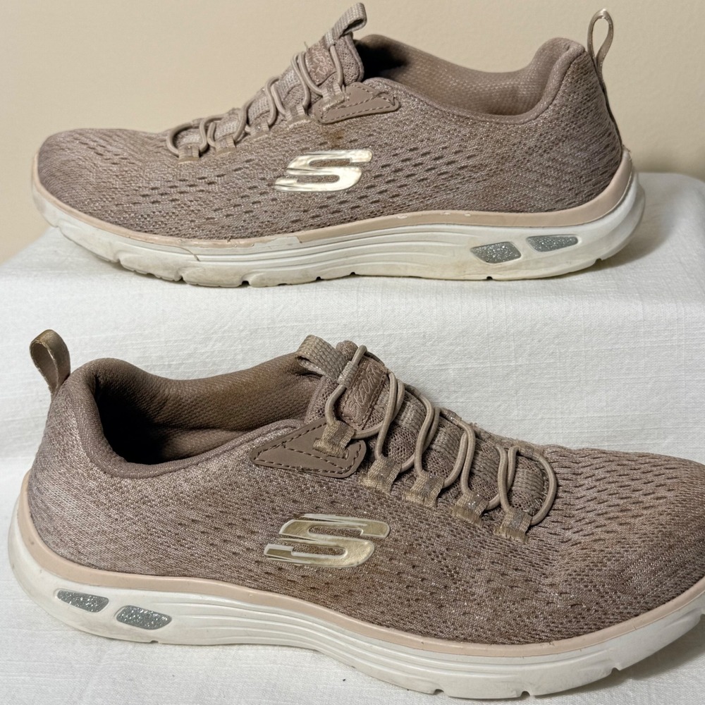 Skechers Ultra Flex First Take Taupe  Sneakers 12824 Womens 6.5‎ Slip On Bungee